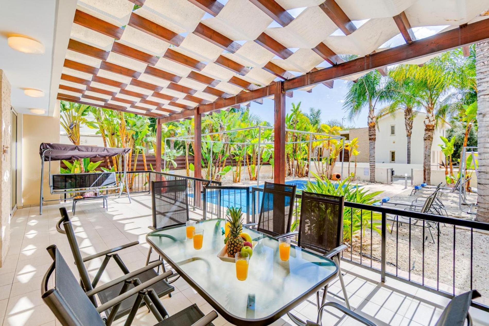Villa Venus By Ezoria Villas Перволия Екстериор снимка