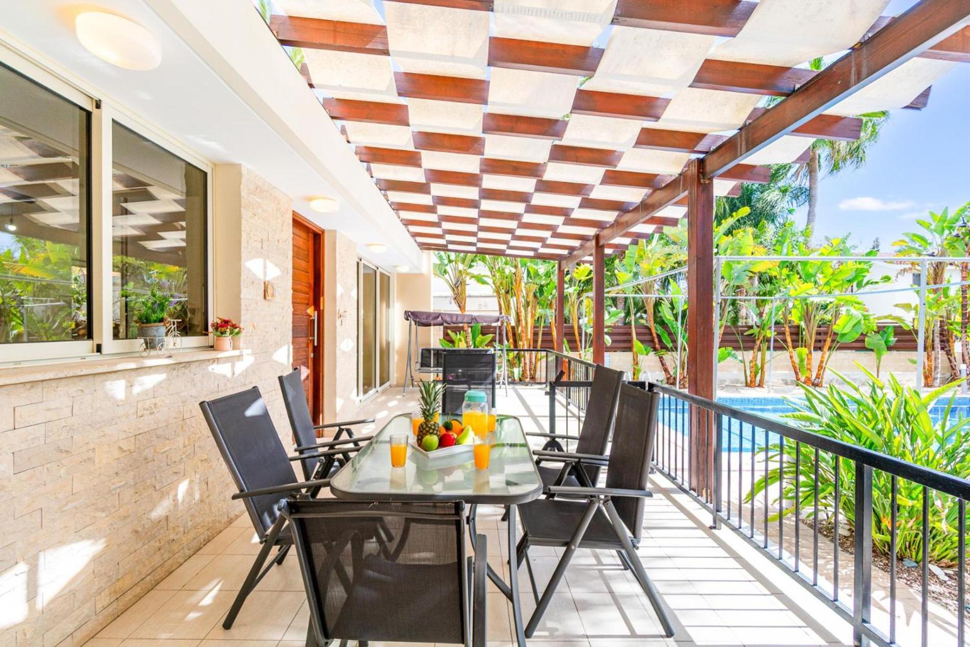 Villa Venus By Ezoria Villas Перволия Екстериор снимка